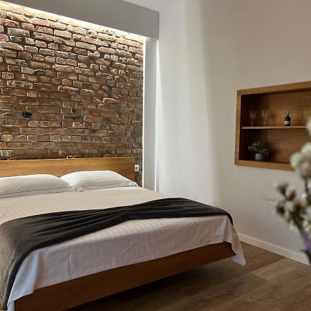 Koni'S Studio Apartments Тирана Экстерьер фото